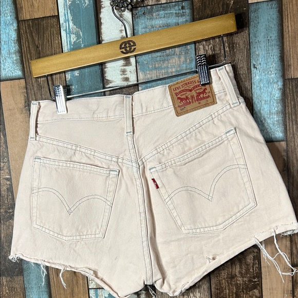Levi's 501 button fly peach color Jean Shorts for Women - Picture 9 of 16